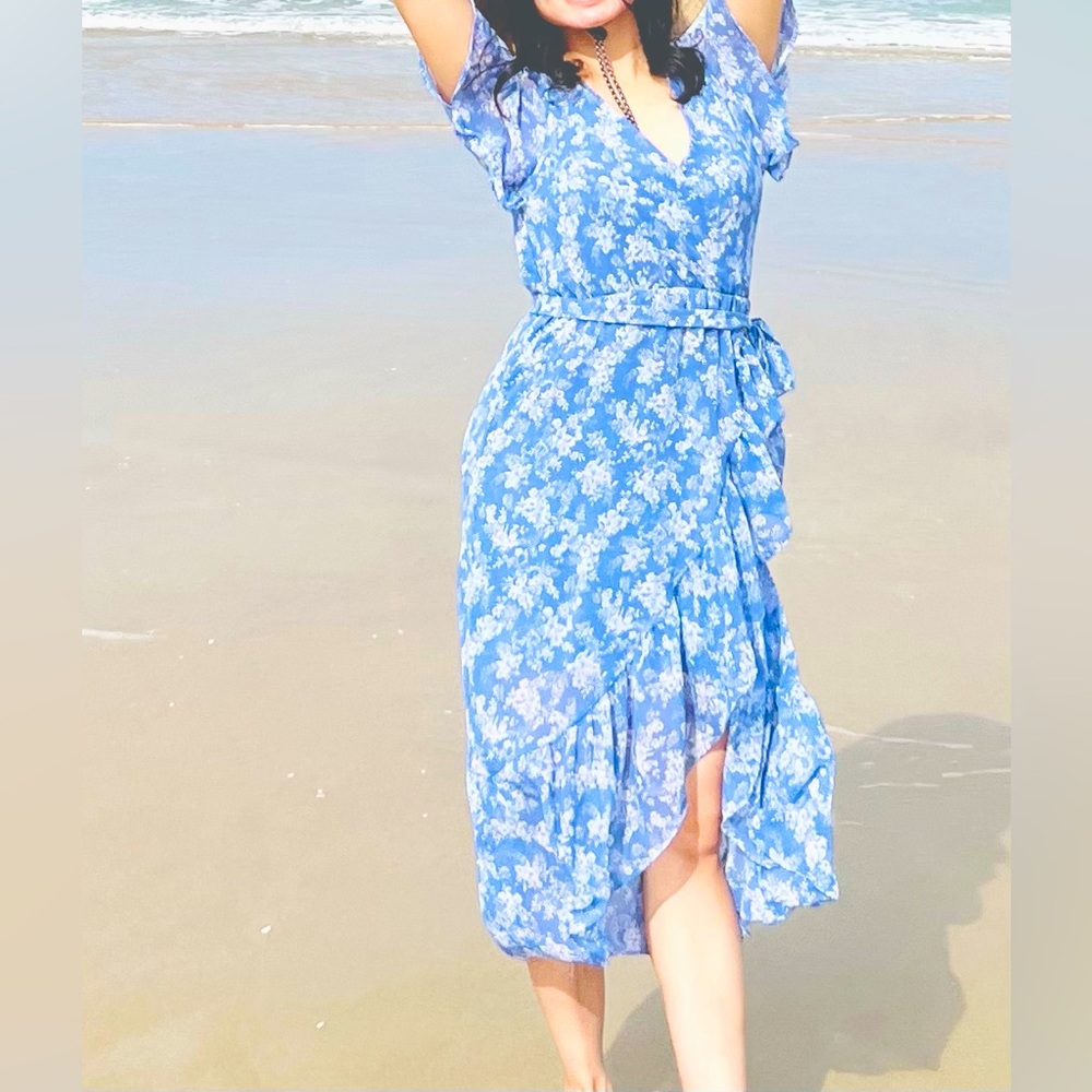 Beach floral flows blue print dress